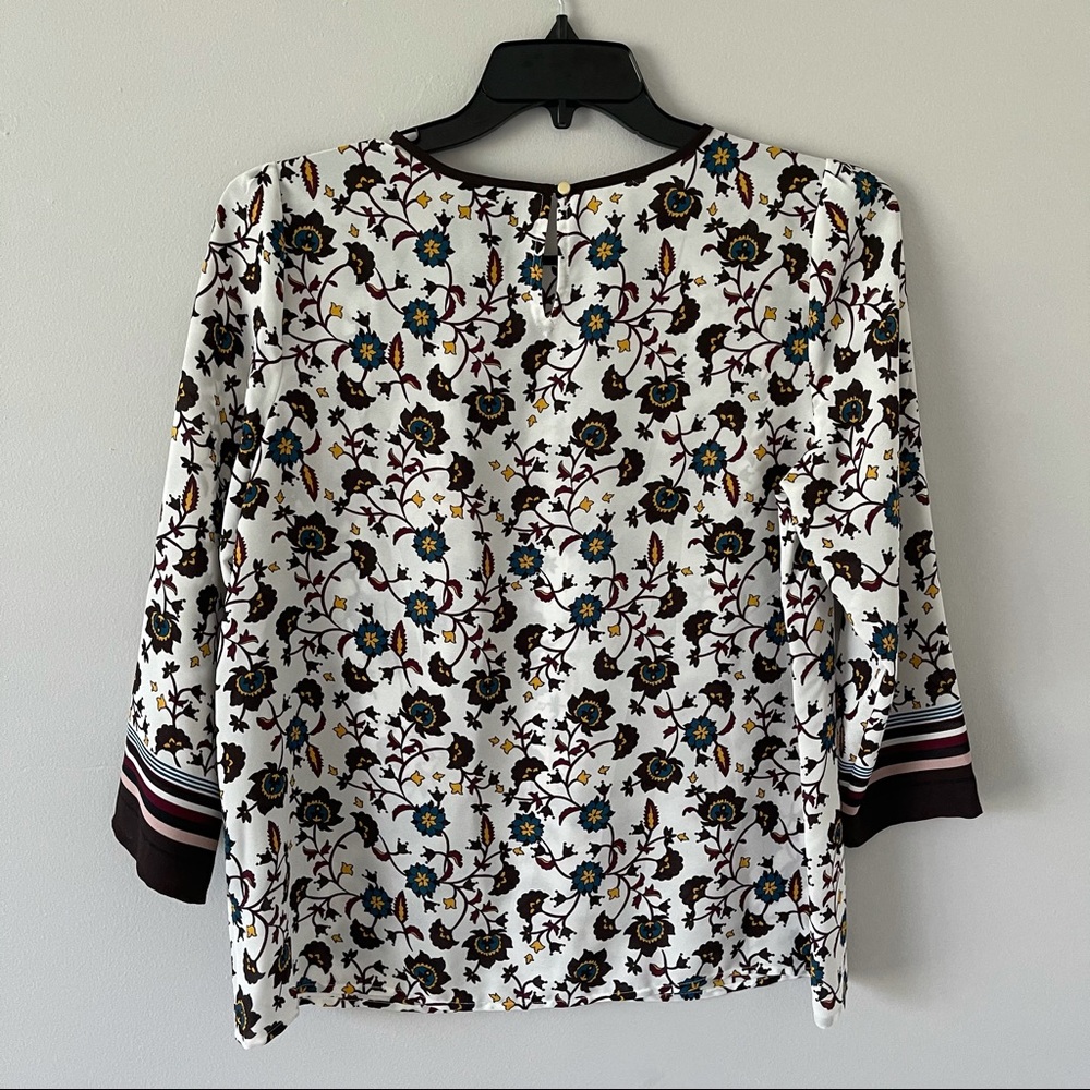 Liz Claiborne floral flowy top - Picture 3 of 3